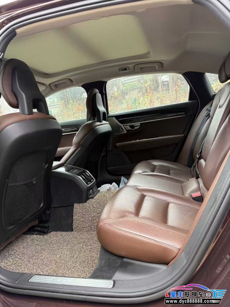 17年沃尔沃S90轿车抵押车出售