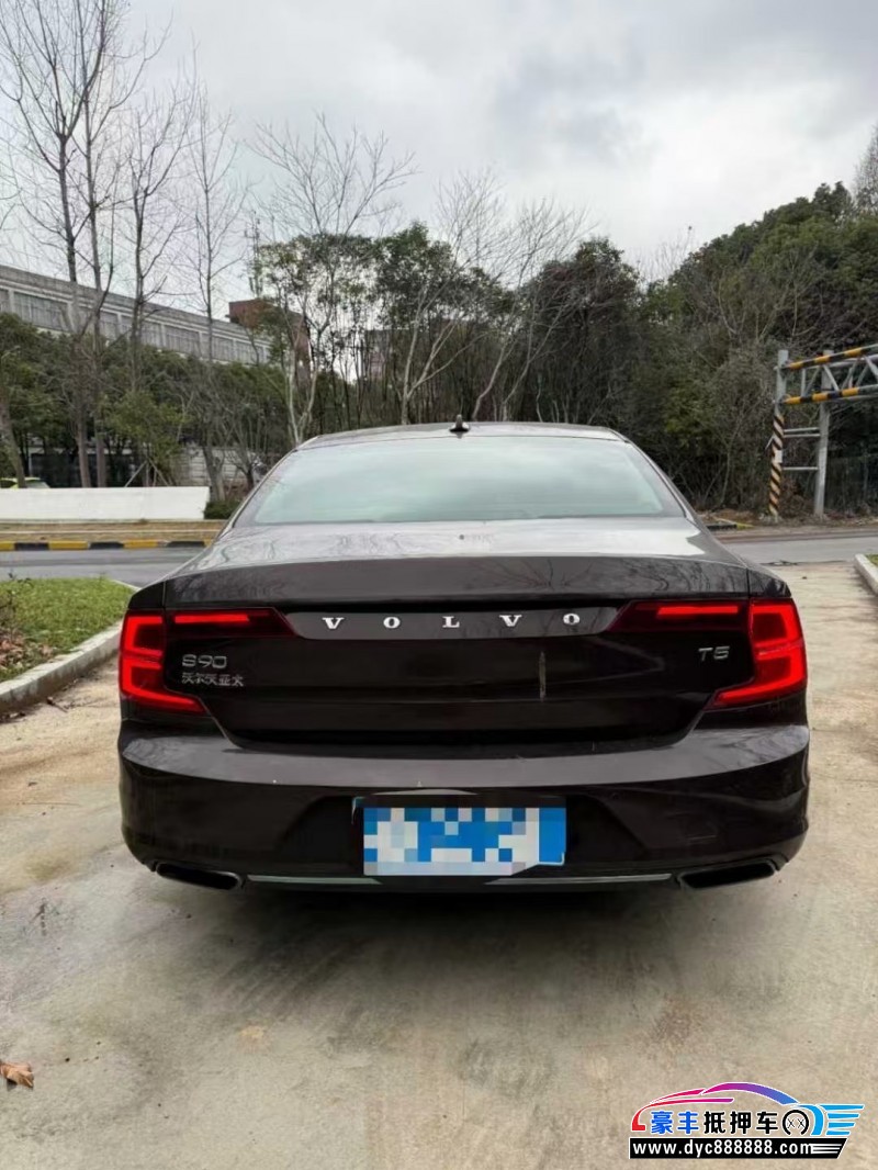 17年沃尔沃S90轿车抵押车出售