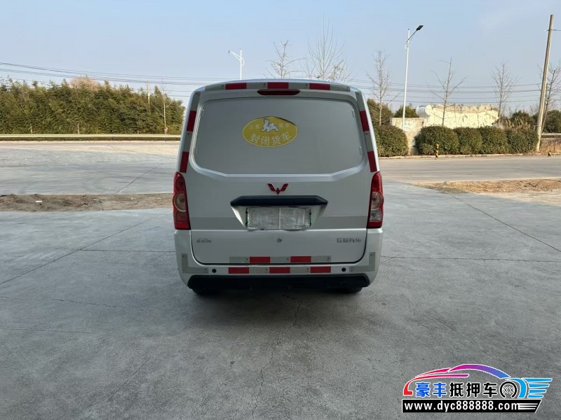 22年五菱五菱宏光S轿车抵押车出售