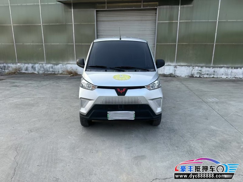 22年五菱五菱宏光S轿车抵押车出售