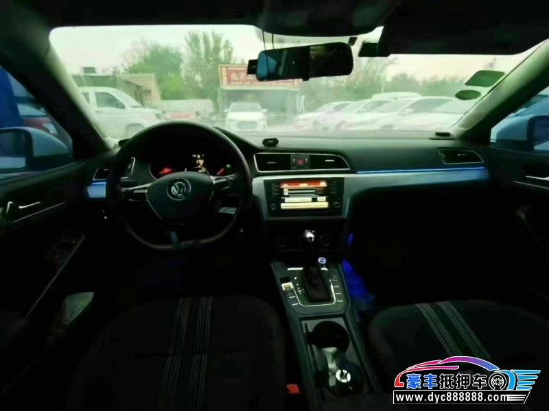 15年大众凌渡轿车抵押车出售