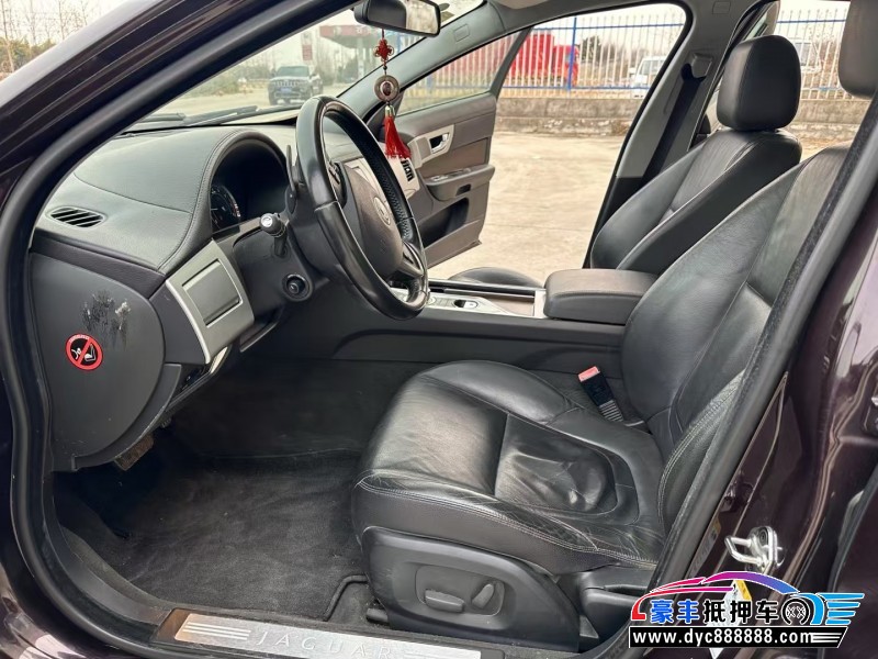 13年捷豹XF轿车抵押车出售