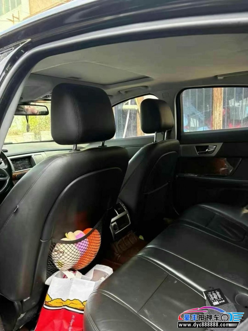 15年捷豹XF轿车抵押车出售