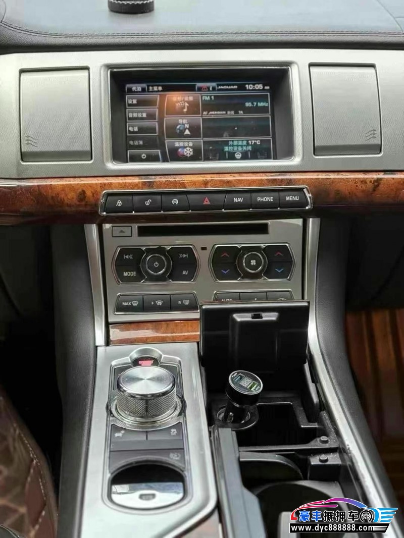 15年捷豹XF轿车抵押车出售