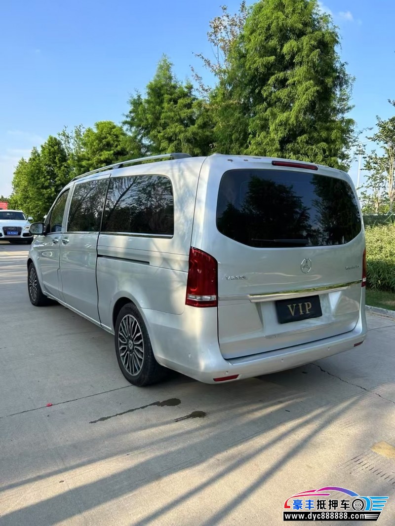 17年奔驰威霆轿车抵押车出售