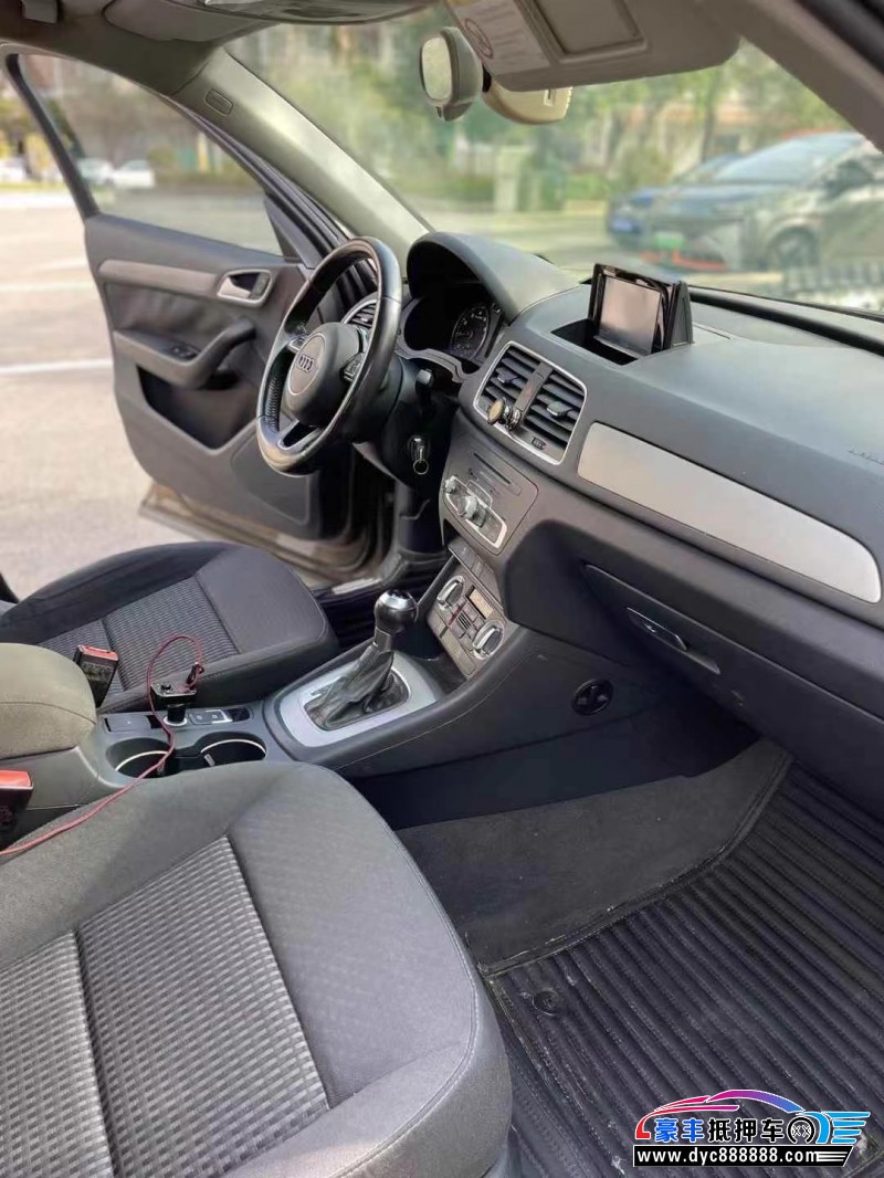15年奥迪Q3轿车抵押车出售
