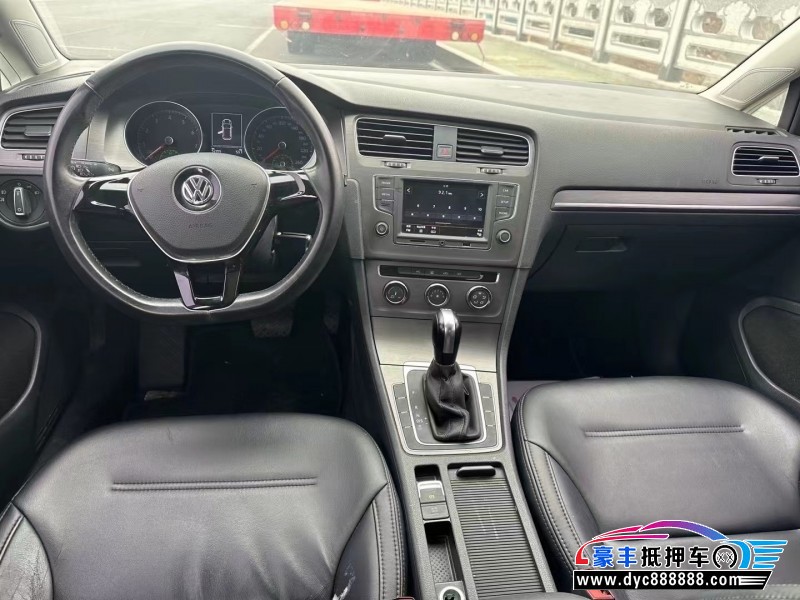 16年大众高尔夫轿车抵押车出售
