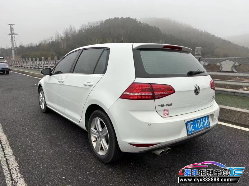 16年大众高尔夫轿车抵押车出售