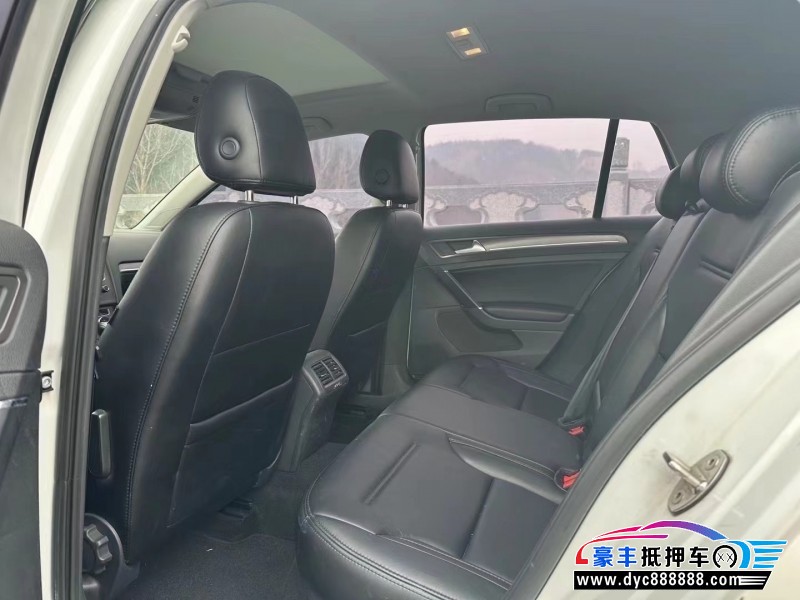 16年大众高尔夫轿车抵押车出售