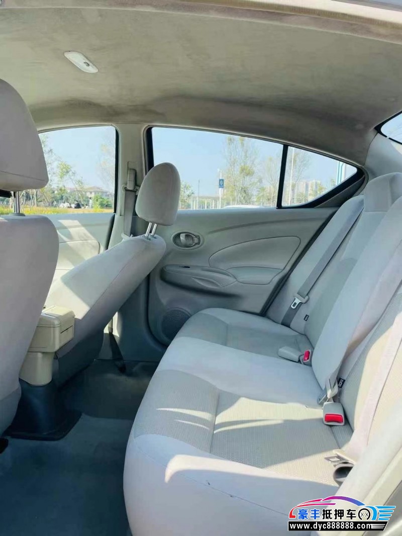 18年日产阳光轿车抵押车出售