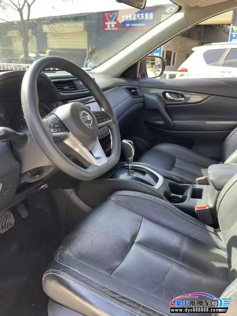 18年日产奇骏轿车抵押车出售