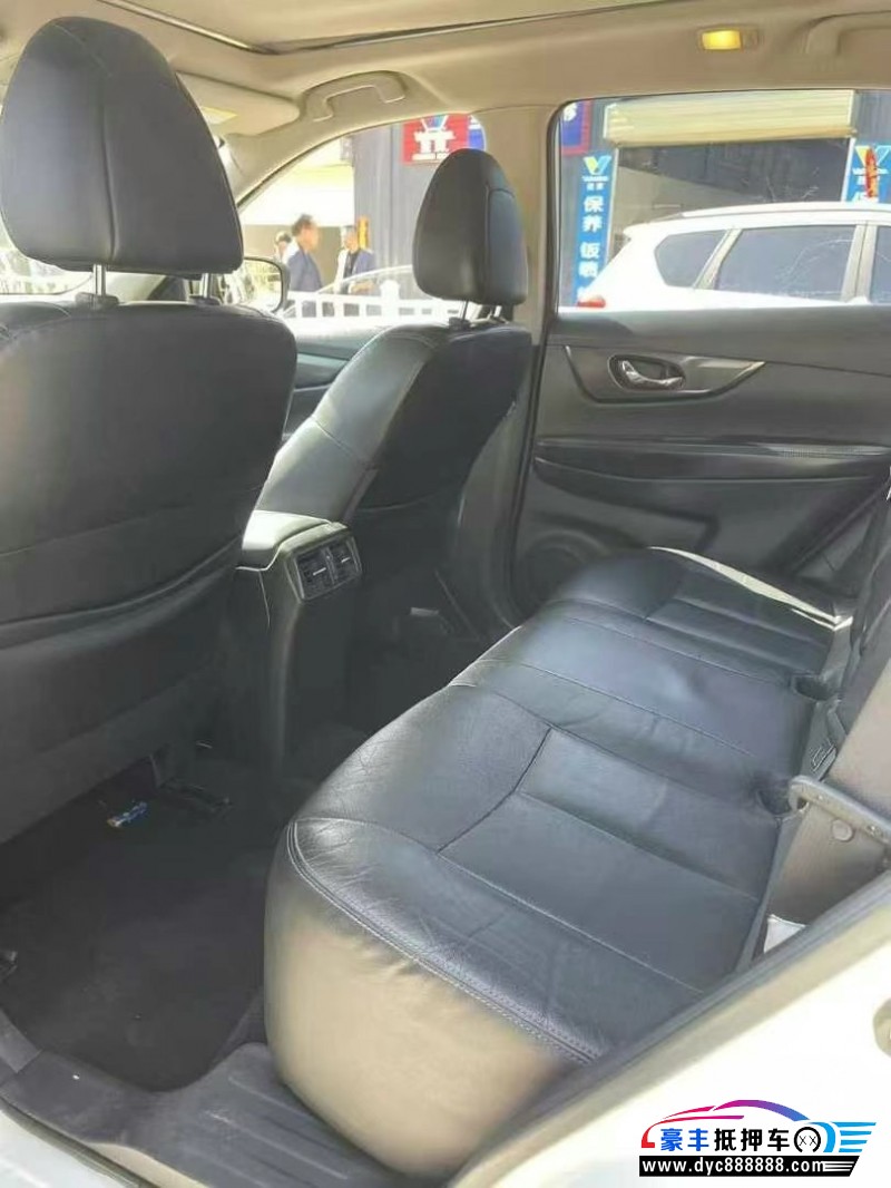 18年日产奇骏轿车抵押车出售