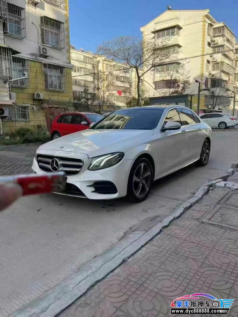 17年奔驰E轿车抵押车出售