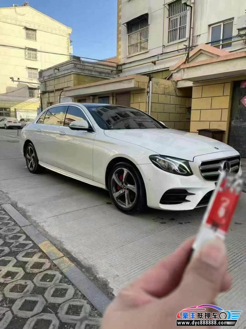 17年奔驰E轿车抵押车出售