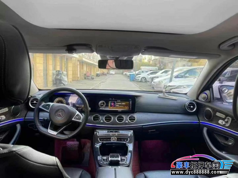 17年奔驰E轿车抵押车出售
