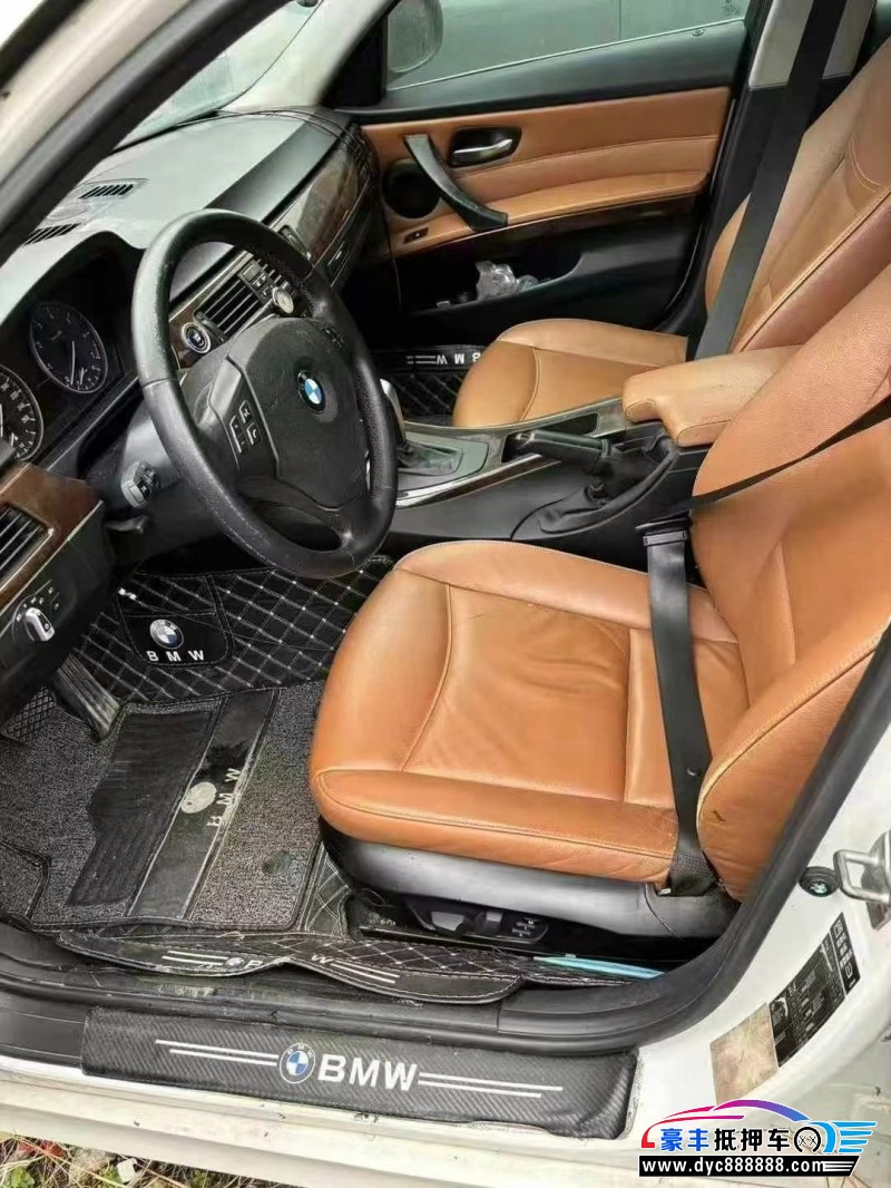 11年宝马3系轿车抵押车出售