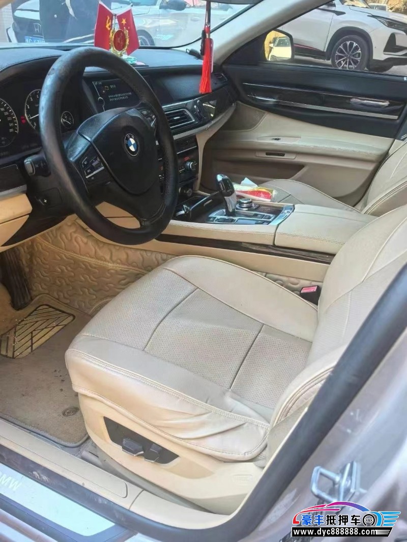 11年宝马7系轿车抵押车出售