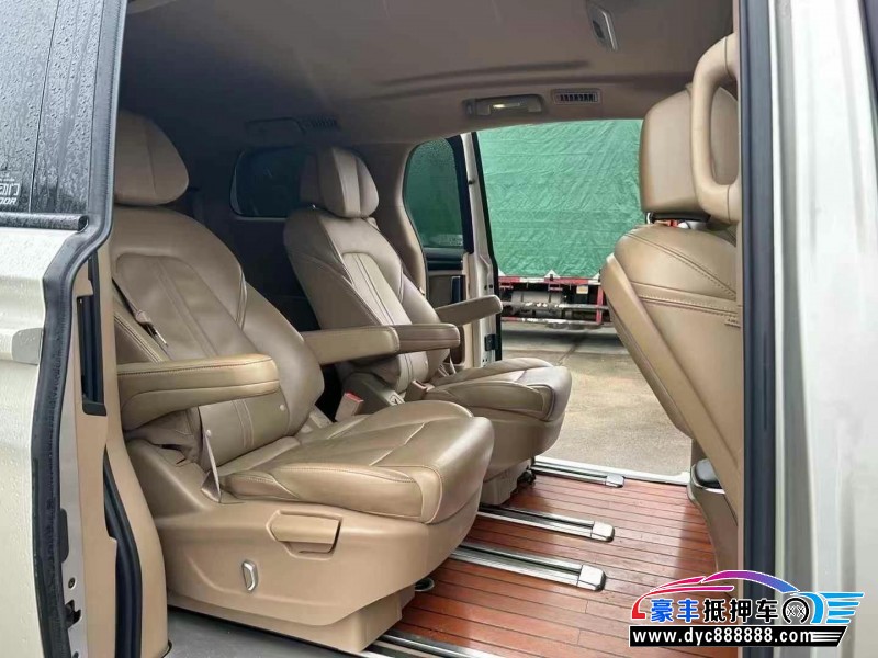 20年别克GL8轿车抵押车出售