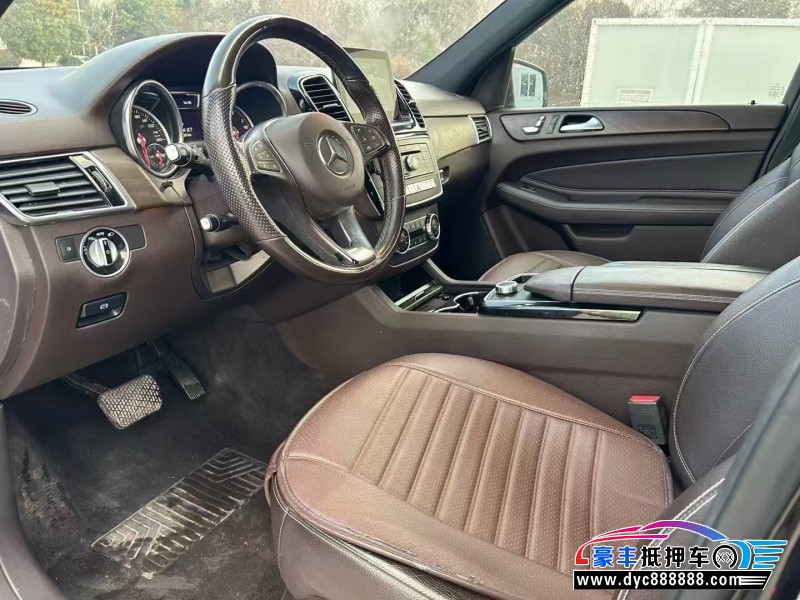 17年奔驰GLE轿车抵押车出售