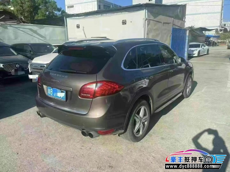 14年保时捷卡宴轿车抵押车出售