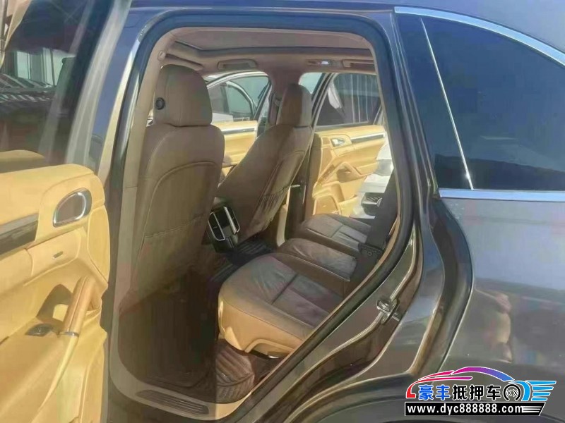 14年保时捷卡宴轿车抵押车出售