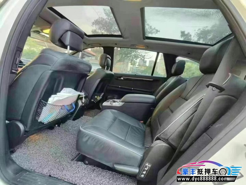 13年奔驰R轿车抵押车出售