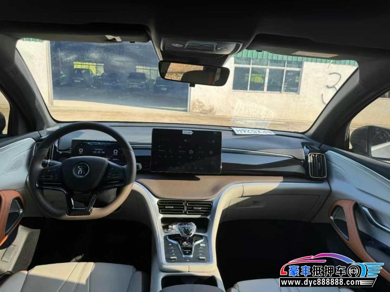 23年比亚迪宋轿车抵押车出售