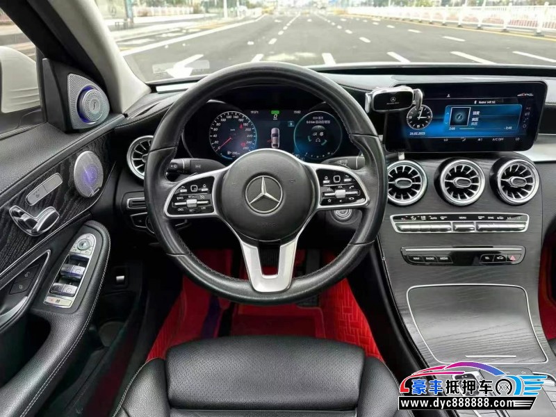 19年奔驰C轿车抵押车出售