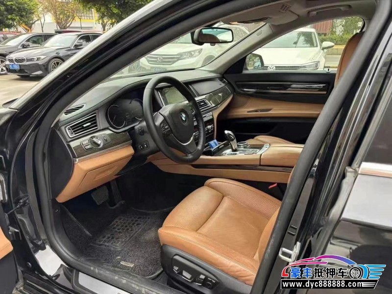 13年宝马7系轿车抵押车出售