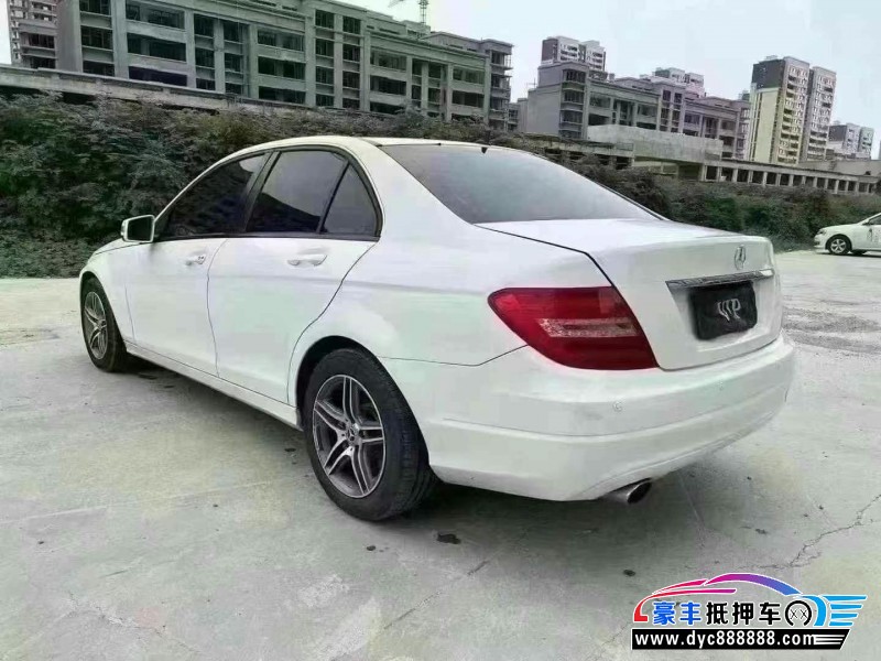 13年奔驰C轿车抵押车出售