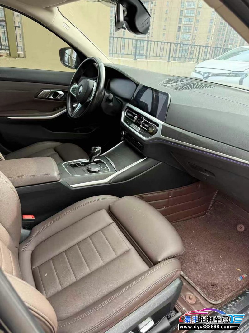 20年宝马3系轿车抵押车出售