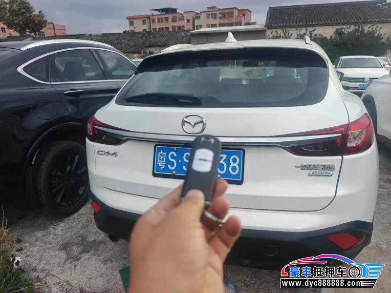 17年马自达CX-4轿车抵押车出售