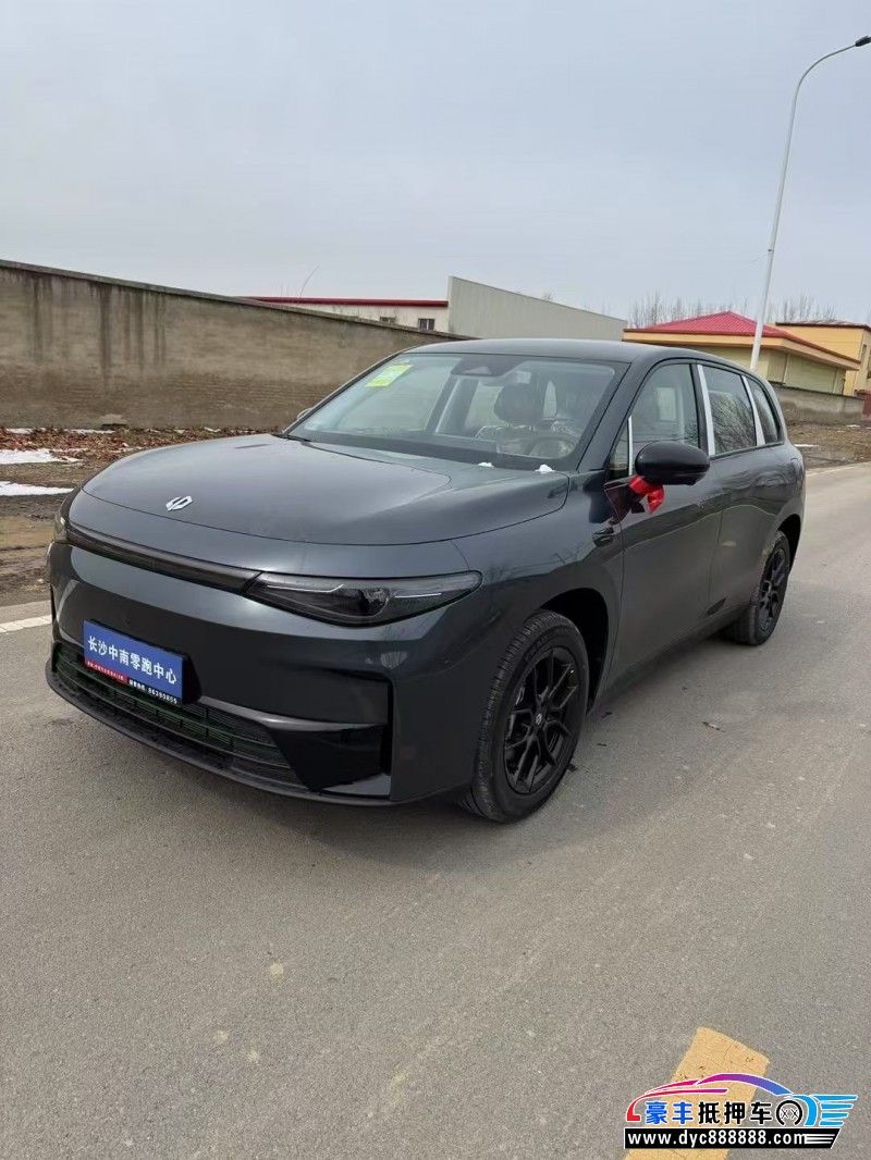 25年零跑C10轿车抵押车出售