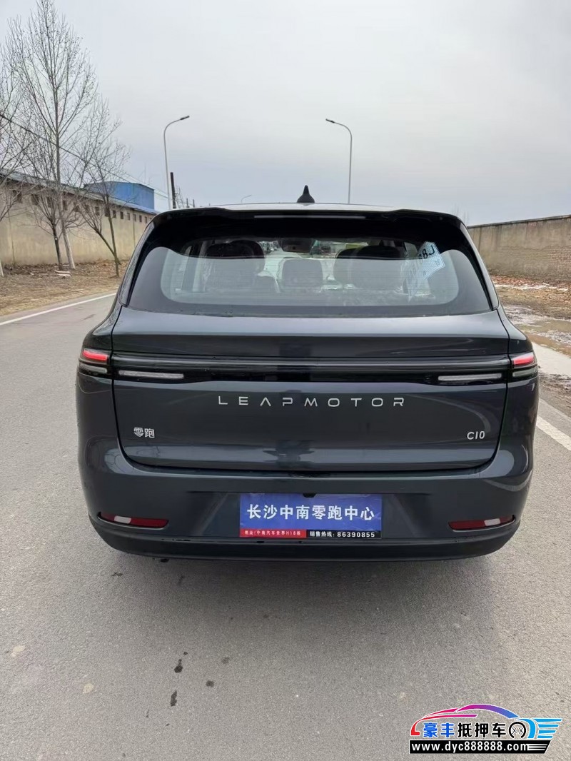 25年零跑C10轿车抵押车出售