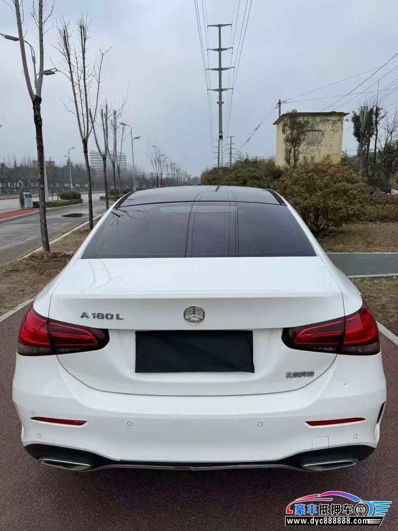 20年奔驰A轿车抵押车出售