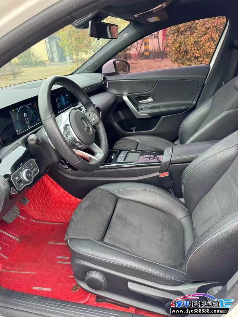 20年奔驰A轿车抵押车出售