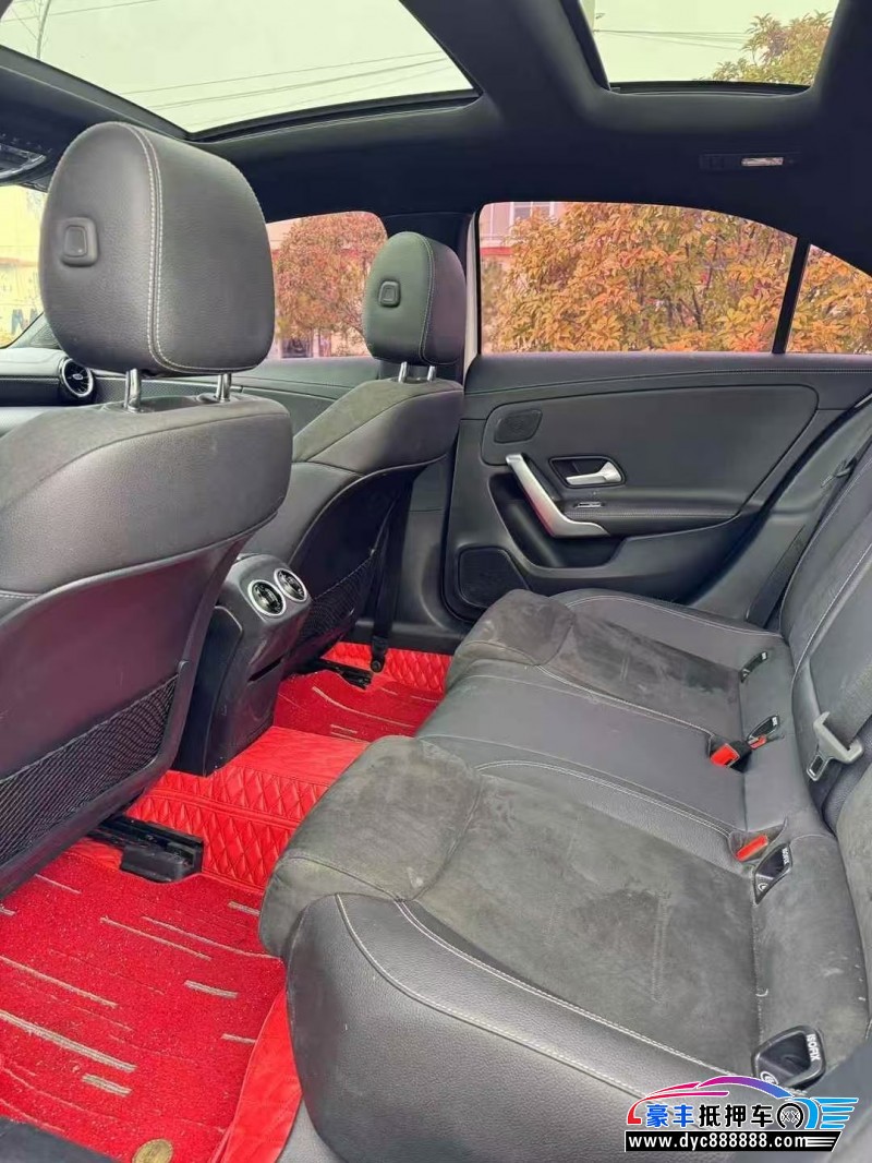 20年奔驰A轿车抵押车出售