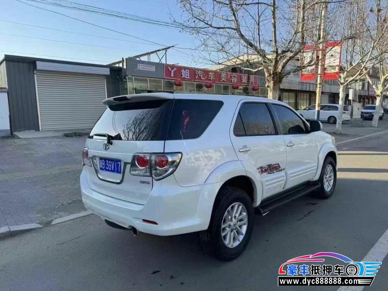 17年丰田奔跑者轿车抵押车出售