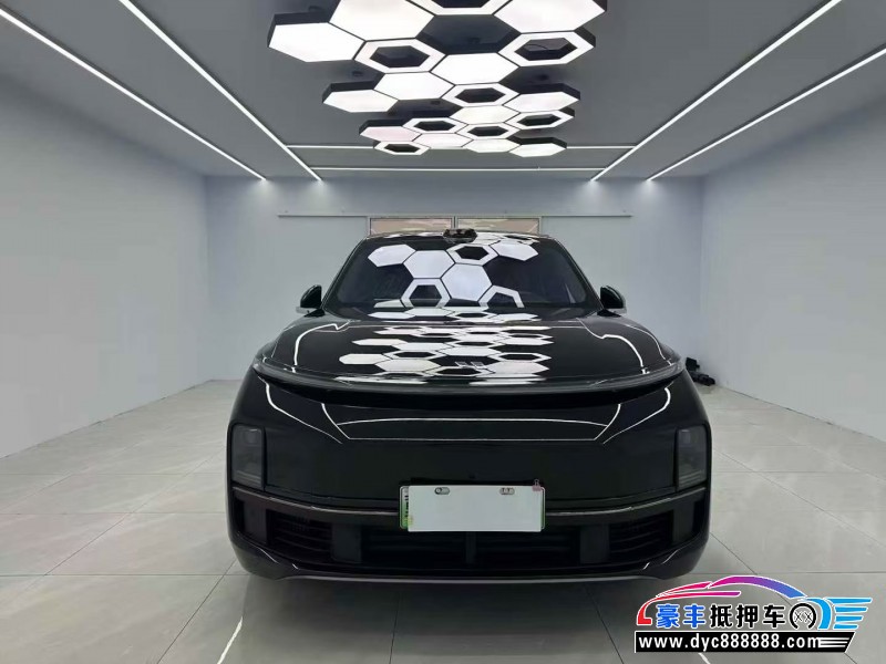 24年理想L8轿车抵押车出售