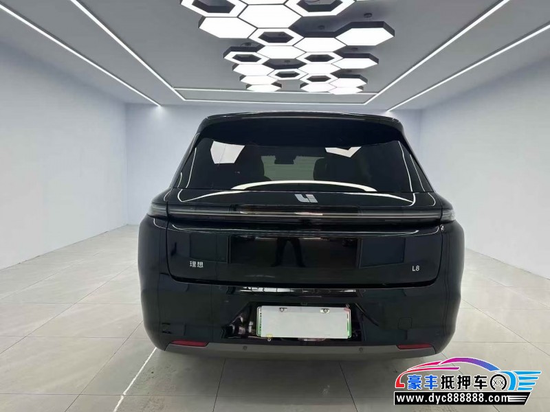 24年理想L8轿车抵押车出售