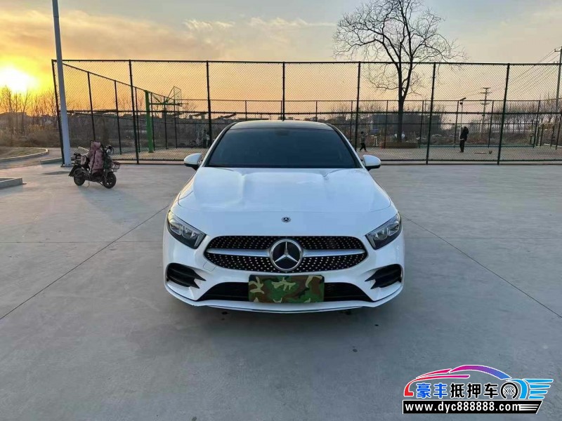 22年奔驰A轿车抵押车出售
