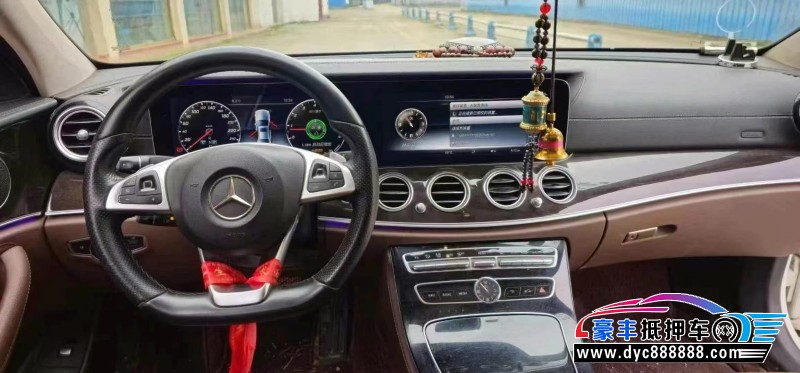 17年奔驰E轿车抵押车出售