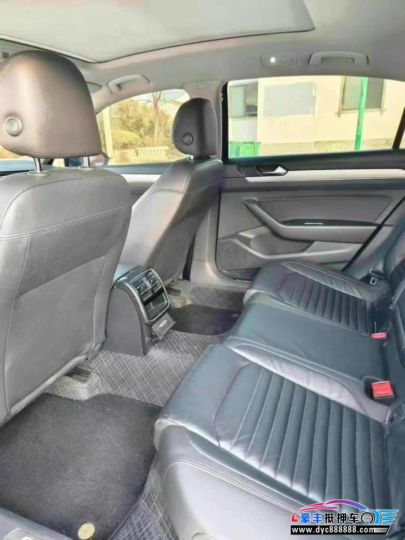 19年大众迈腾轿车抵押车出售