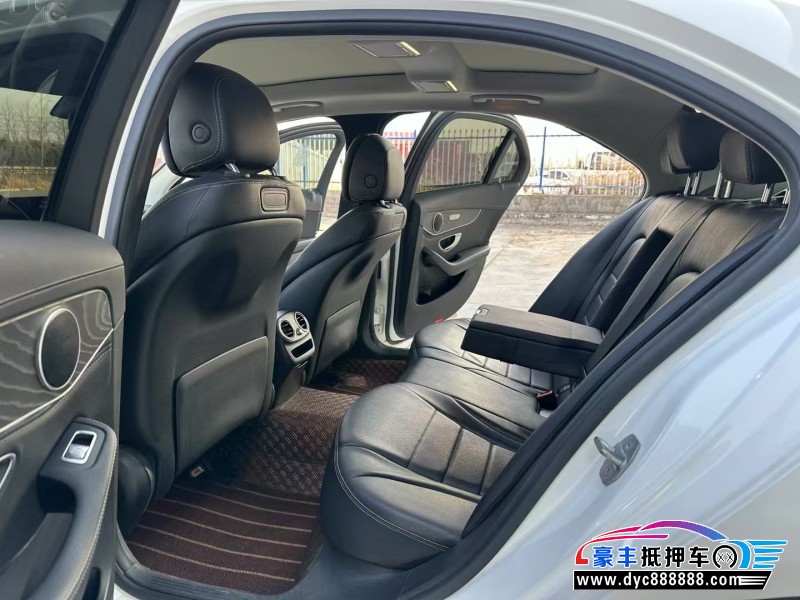 19年奔驰C轿车抵押车出售