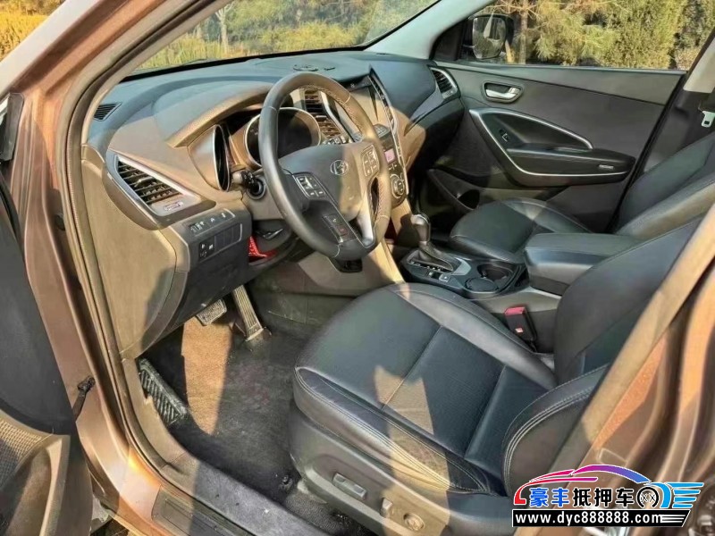 14年现代新胜达轿车抵押车出售