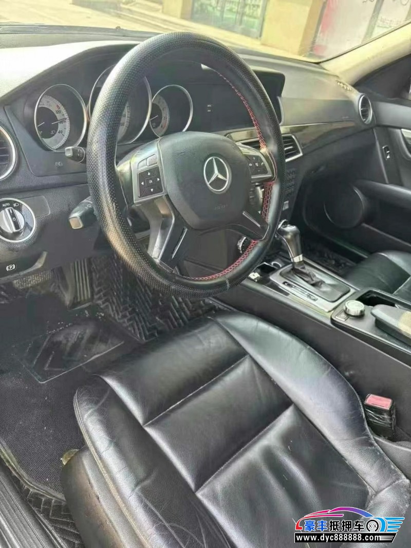 12年奔驰C轿车抵押车出售