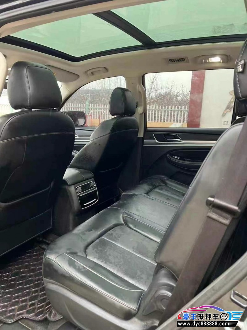 19年荣威RX8轿车抵押车出售