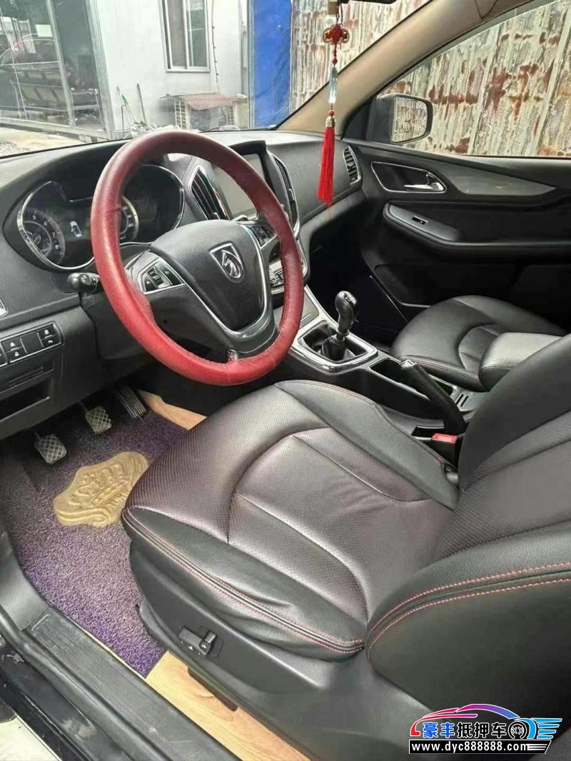 17年宝骏560轿车抵押车出售