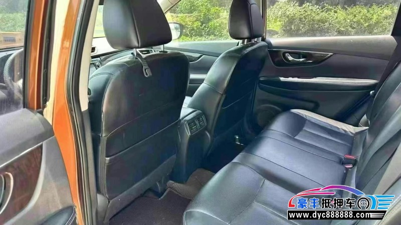 14年日产奇骏轿车抵押车出售