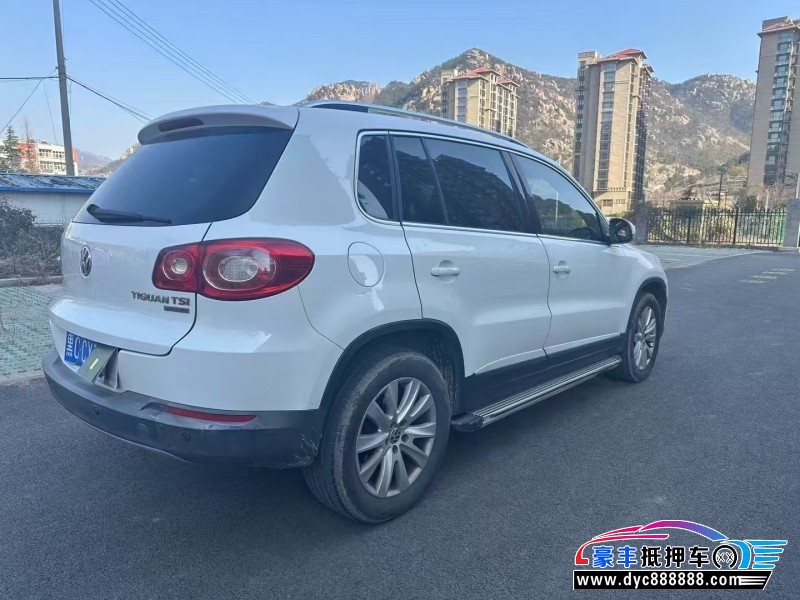 12年大众途观轿车抵押车出售